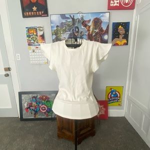 Off-white tee, perfect for the professional fem 🤍